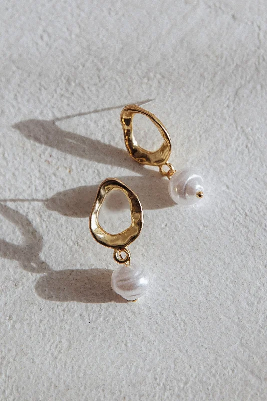 Honey Drop Pearl Earrings Gold