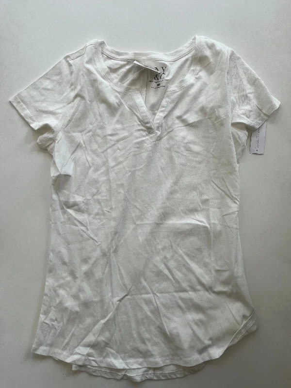 Top Short Sleeve By New York And Co O In White, Size: S